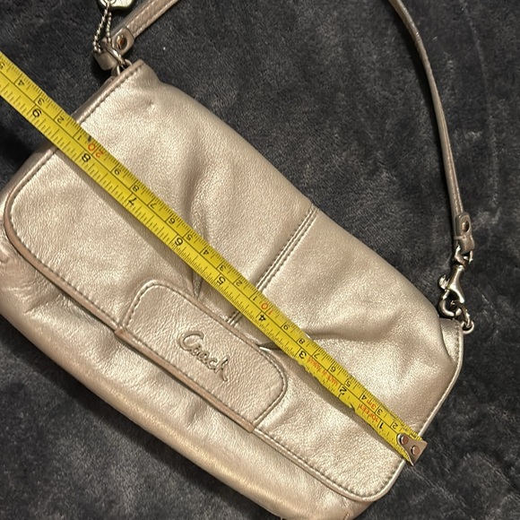 Coach - Picture 5 of 9